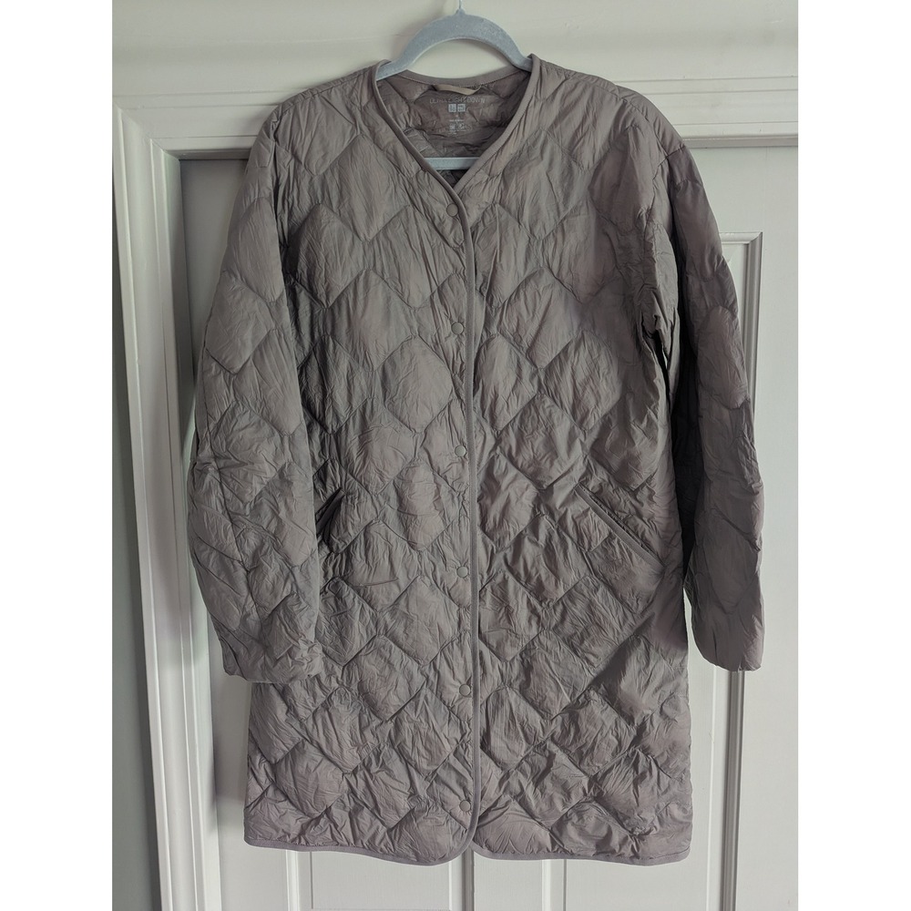 Uniqlo Women M Taupe Ultra Light Down Compact Coat‎ V-Neck Quilted Sustainable